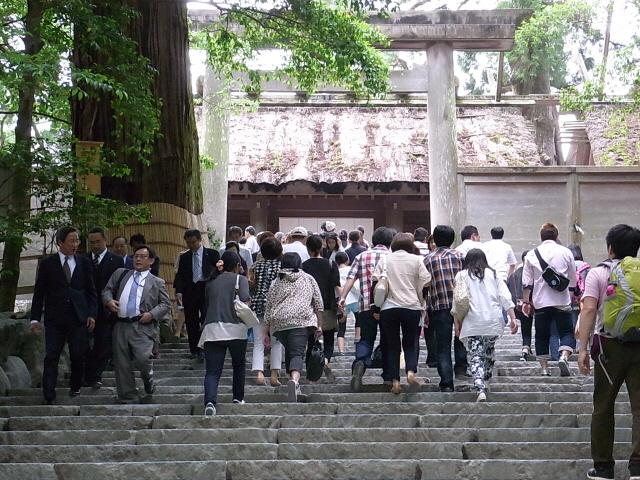 結構歩く
